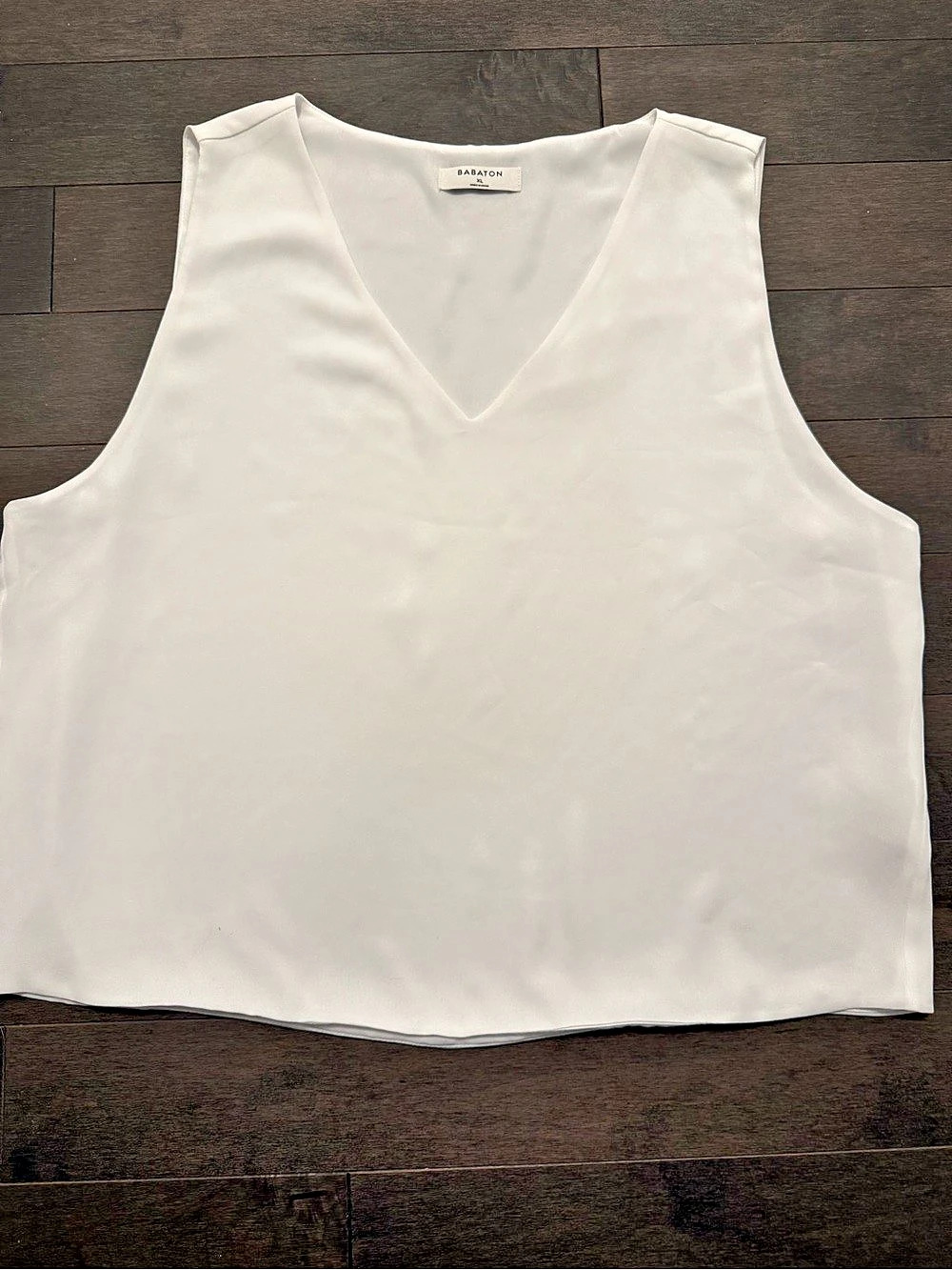 Aritzia Babaton Murphy Blouse White Sleeveless V-Neck XL